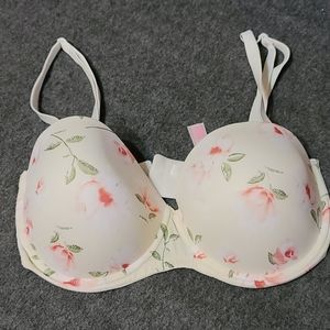 VS Pink bra